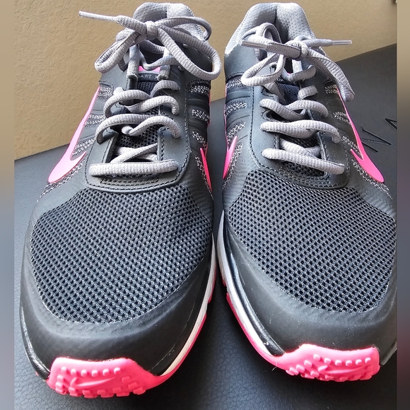 Nike Women's Dart Running Shoes - Picture 3 of 6